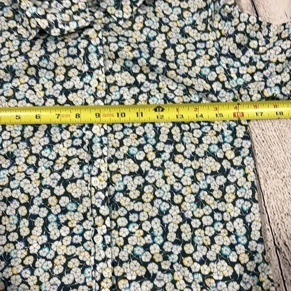 J.Crew Woman’s Cotton Fitted Button Down Shirt Size 2 - Picture 7 of 9